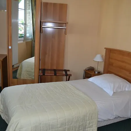 Auberge De La Houssaye 2*